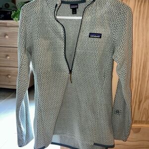 Patagonia blue pullover Jacket